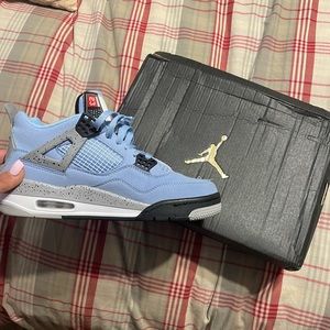 Jordan 4 Retro University Blue